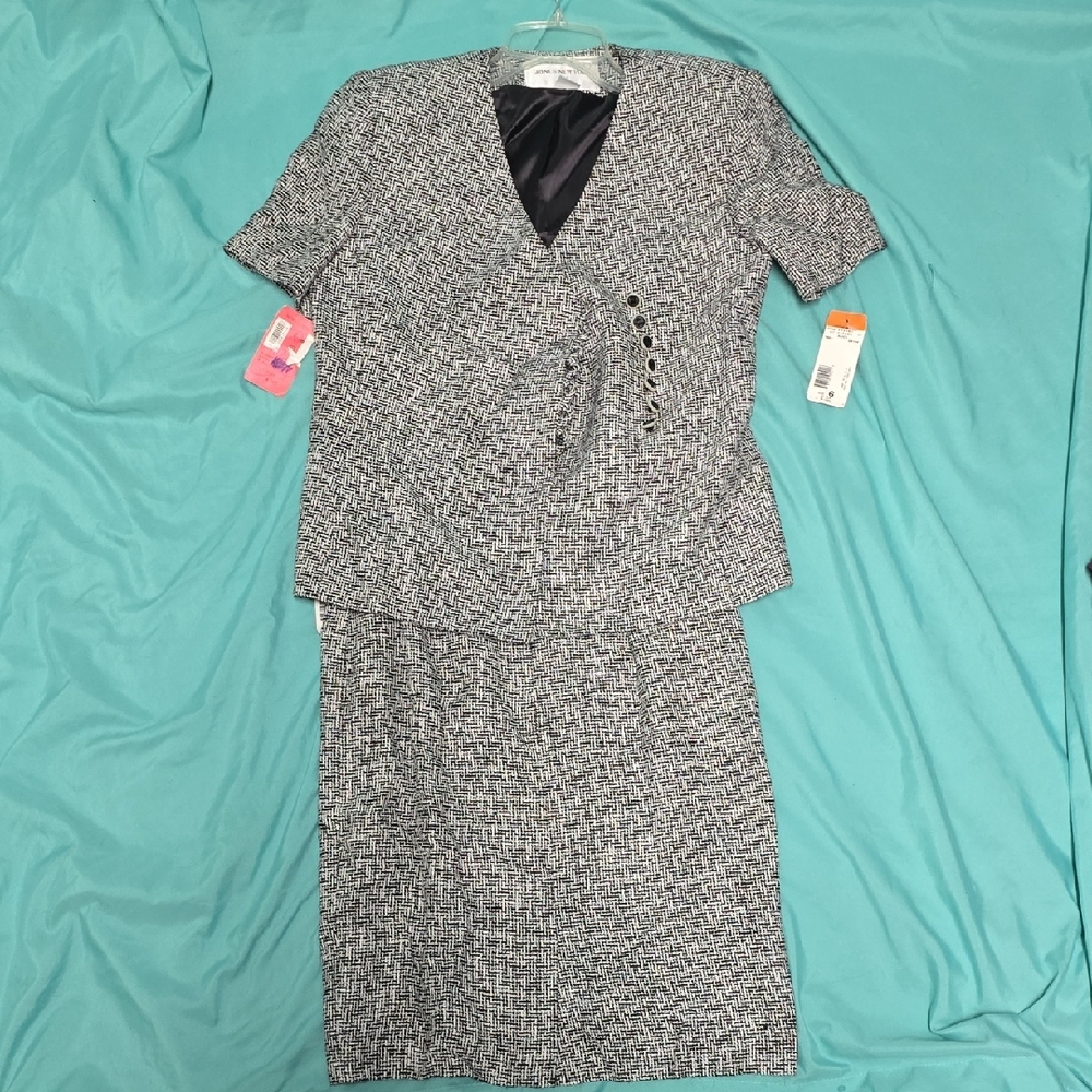 Jones New York Black and White Women's Skirt Set